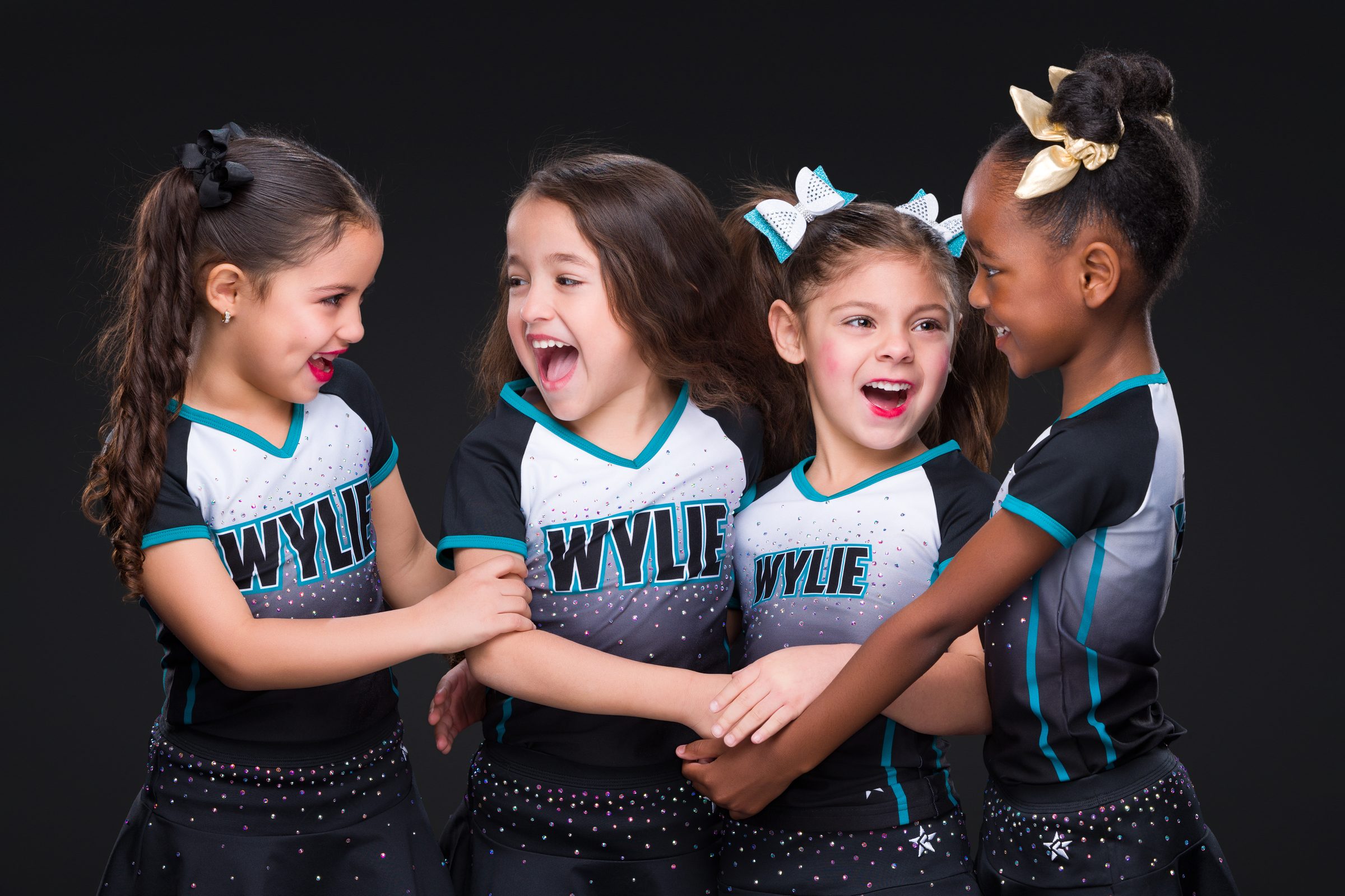 Sportraits cheer group portrait